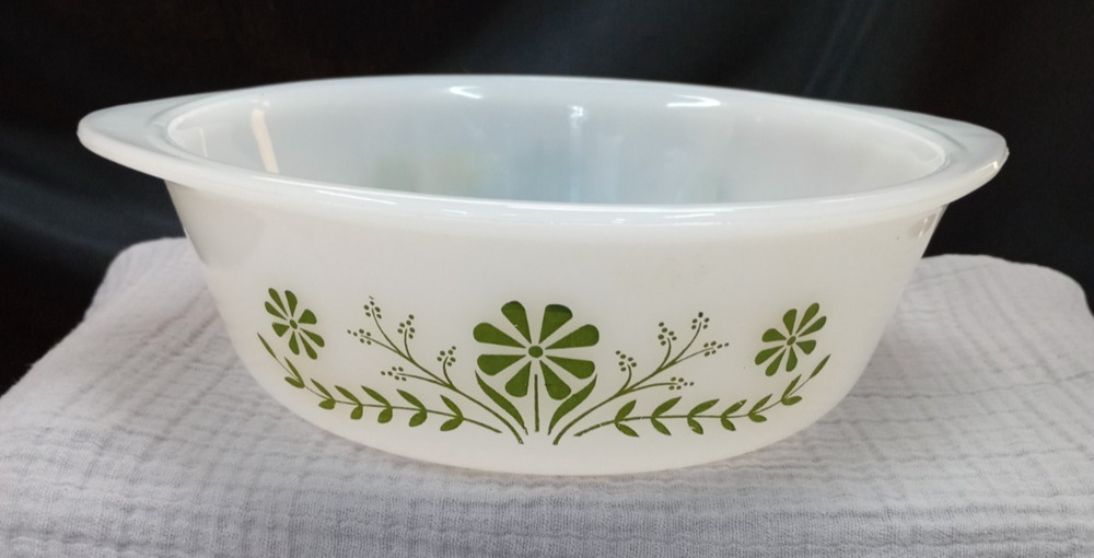 VTG GLASBAKE GREEN DAISY 8.5'' J514 2 QT CASSEROLE